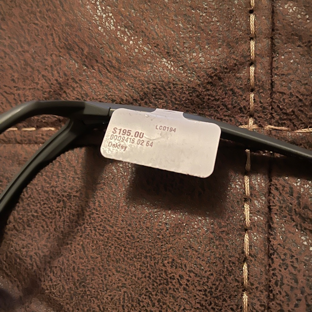 🔥🔥Brand new Oakleys frames🔥🔥 - Picture 4 of 4